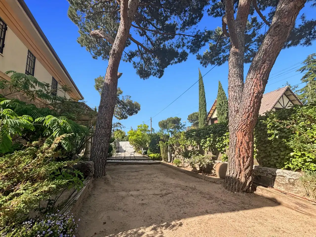 Vista exterior de Casa o xalet en venda en Galapagar amb Calefacció, Jardí privat i Parquet
