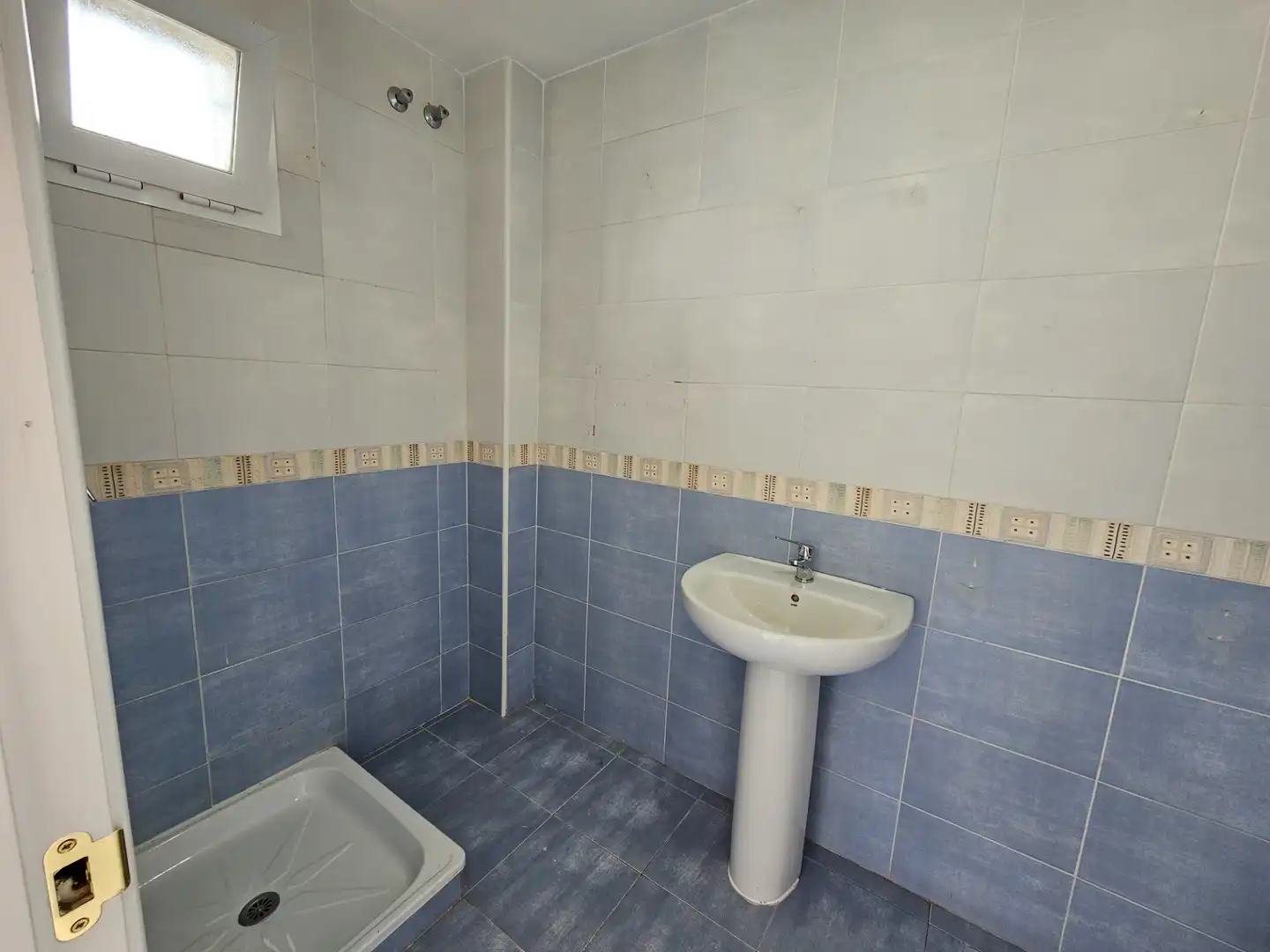 Bany de Casa adosada en venda en Espartinas amb Balcó