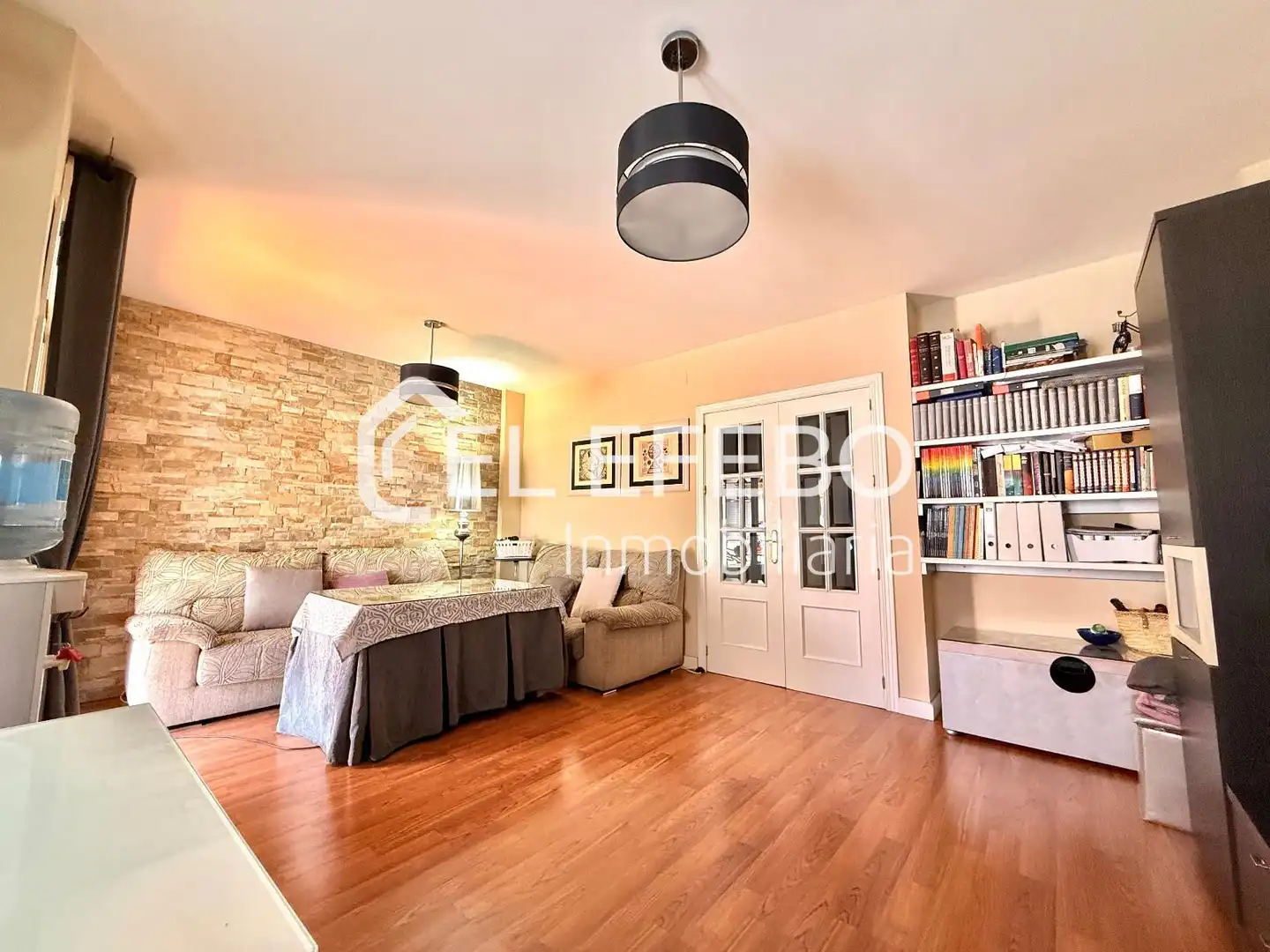 Sala de estar de Casa adosada en venta en Antequera con Aire acondicionado, Calefacción y Parquet