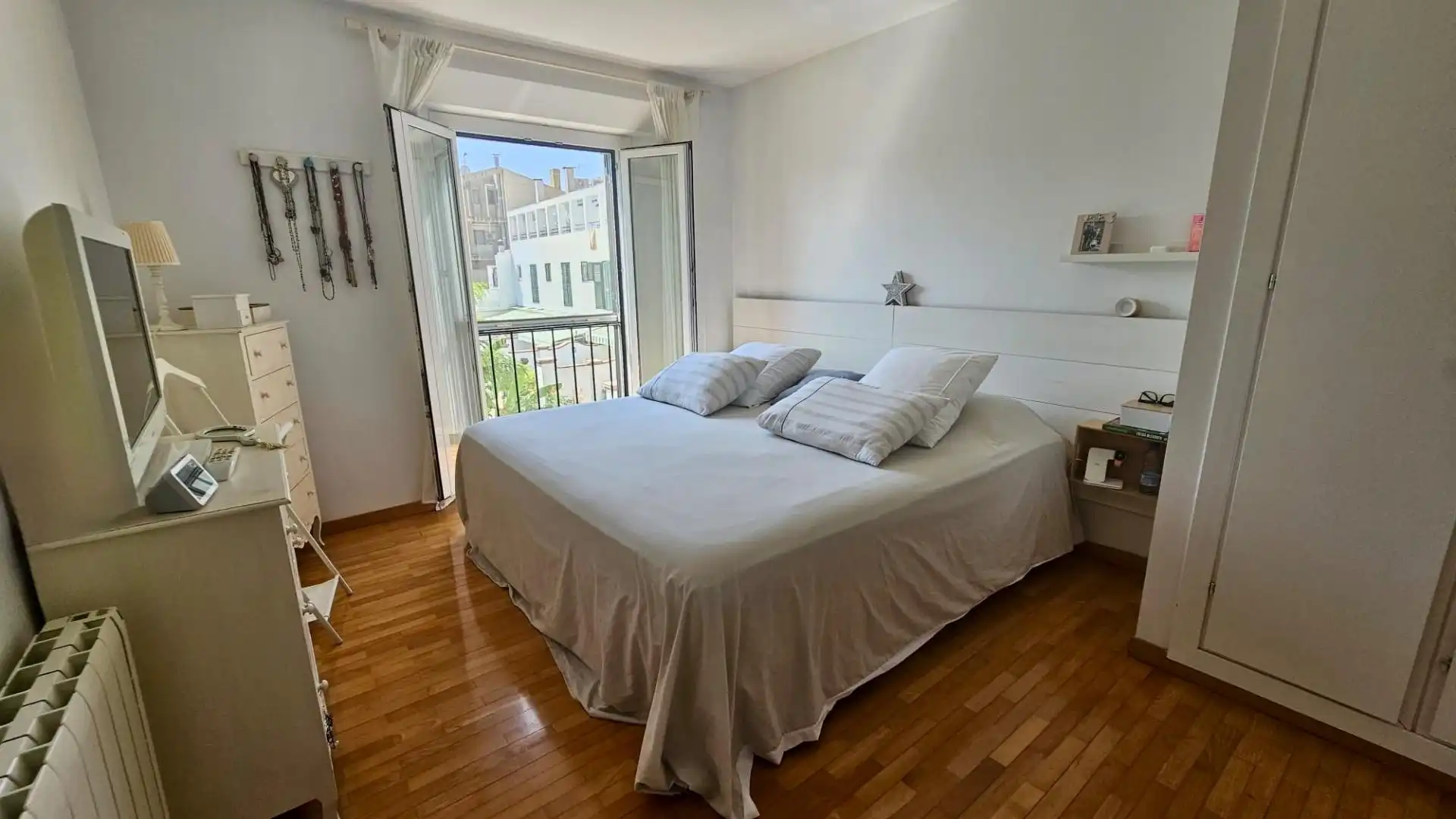 Habitación de Casa o chalet en venta en Calella con Aire acondicionado, Calefacción y Jardín privado