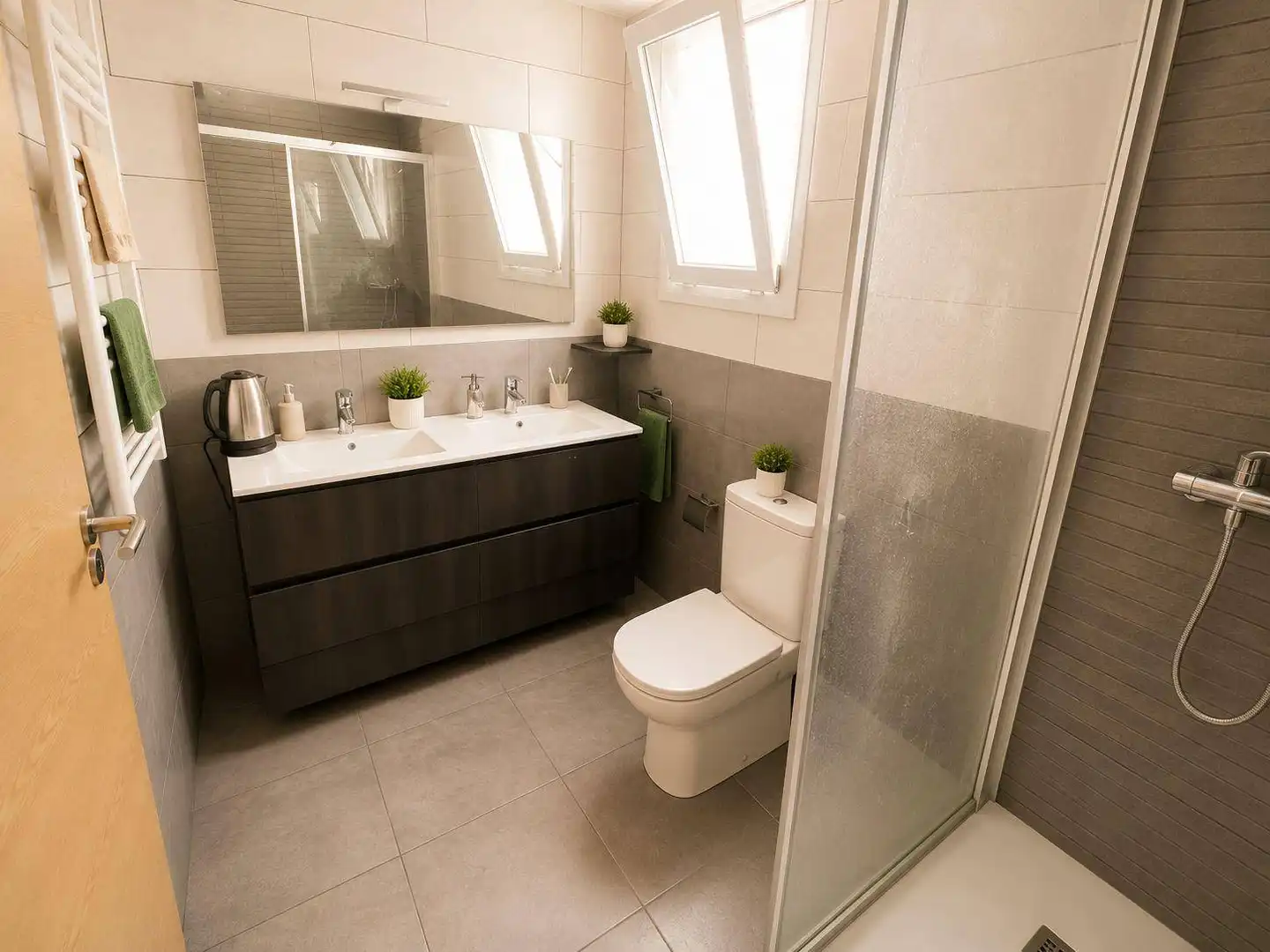 Bathroom of Houses for sale in El Masnou  with Heating
