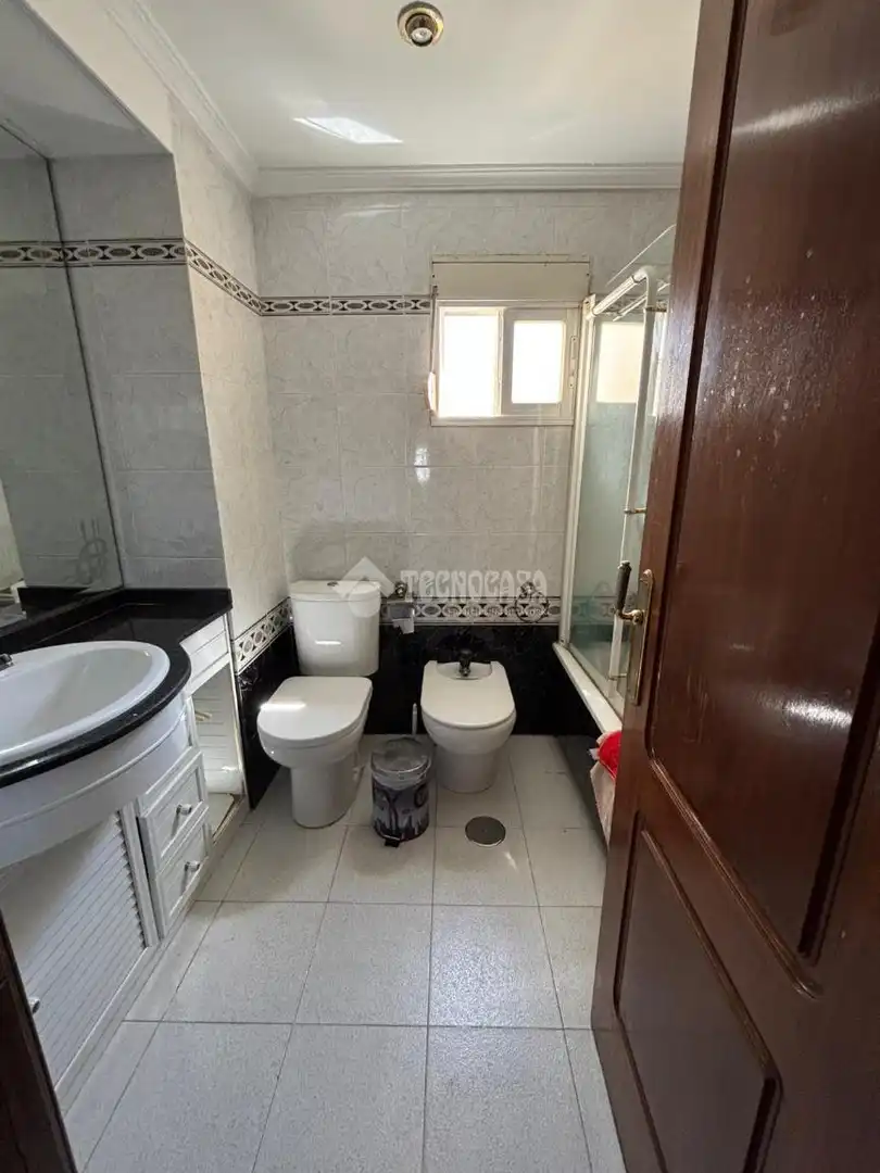 Badezimmer von Wohnung zum Verkauf in Alcalá de Guadaira mit Klimaanlage
