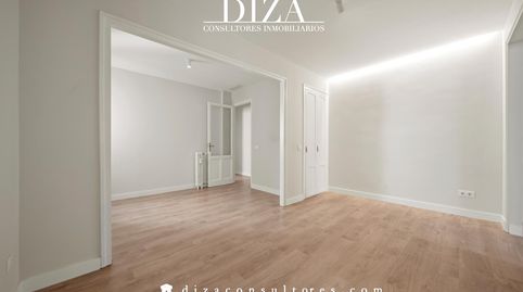 Photo 4 of Flat for rent in De Rafael Calvo, Almagro, Madrid Capital