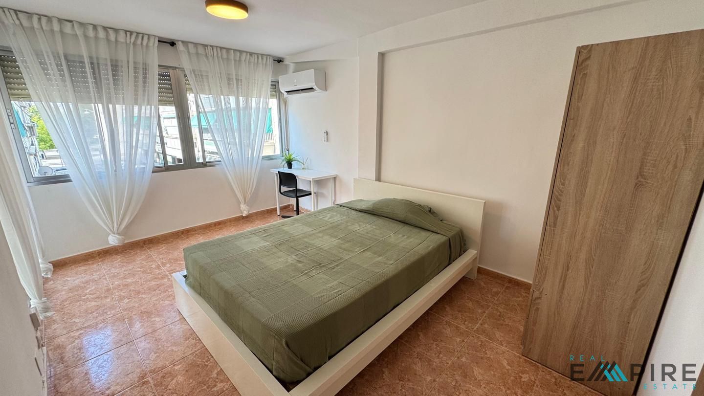 Bedroom of Flat to share in Parla  with Air Conditioner, Heating and Terrace