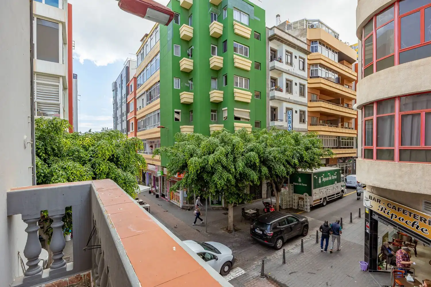 Vista exterior de Piso en venta en Las Palmas de Gran Canaria con Balcón