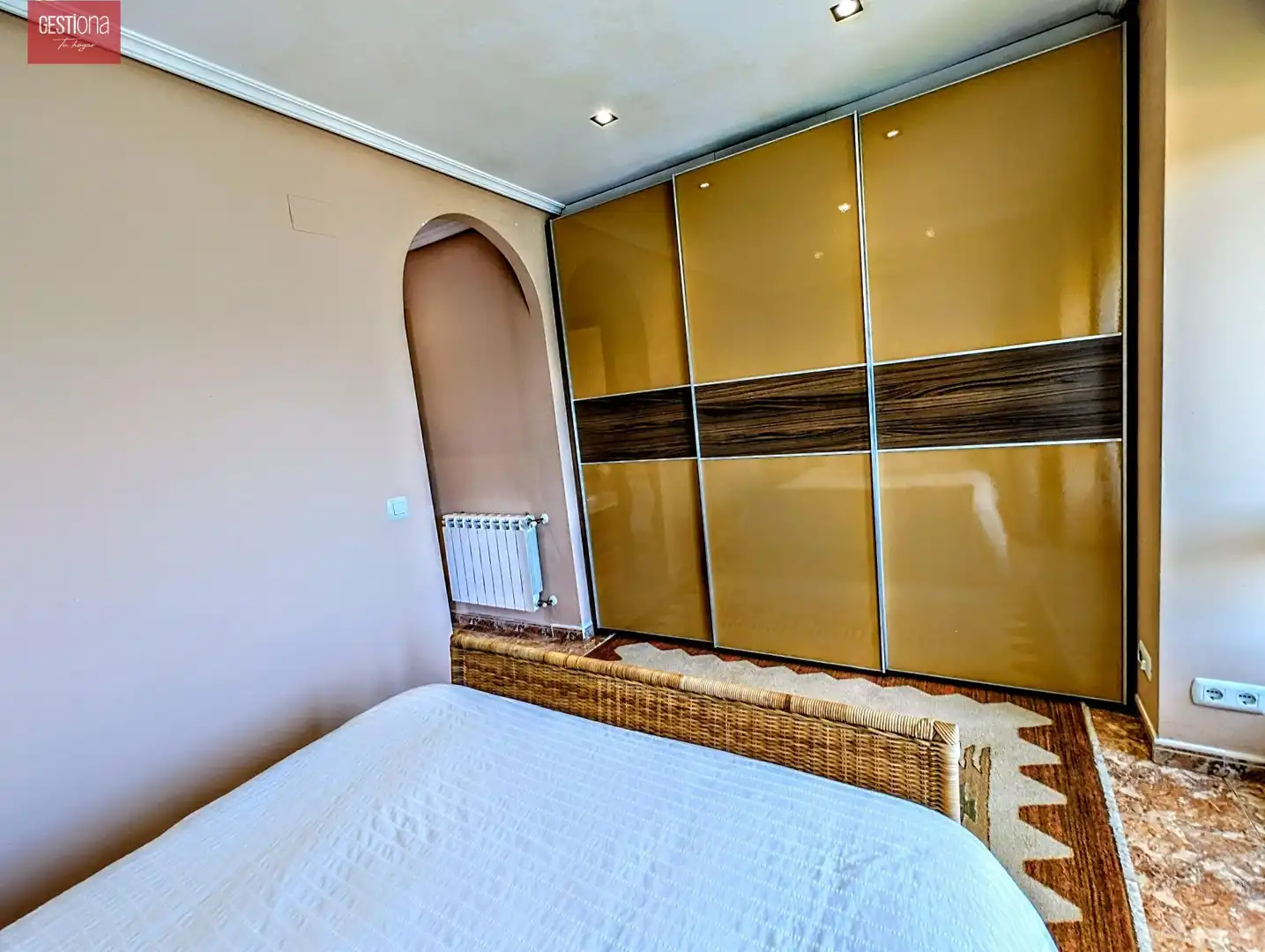 Habitación de Casa adosada en venta en Arnuero con Calefacción, Jardín privado y Terraza