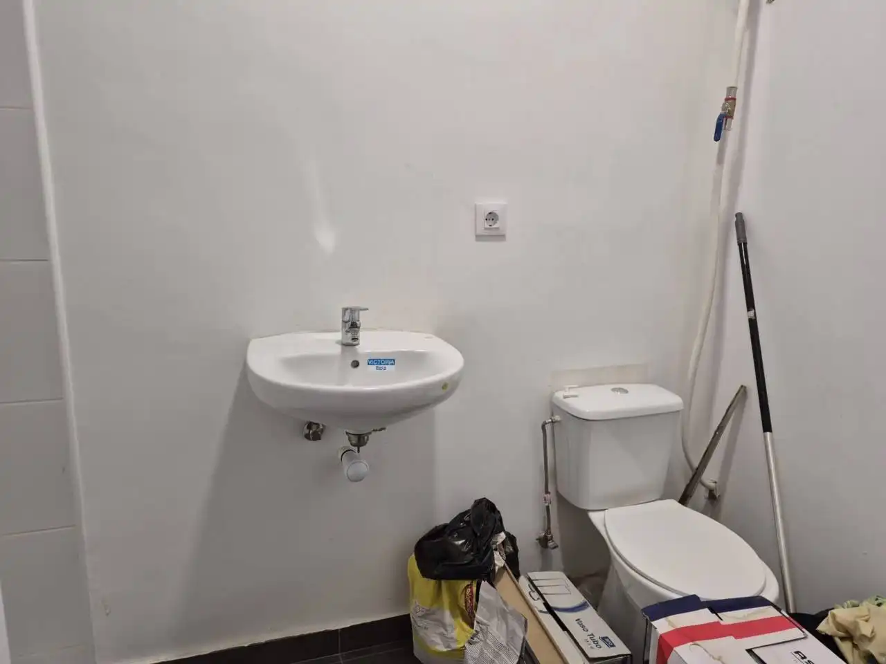 Bany de Local en venda en Barcelona