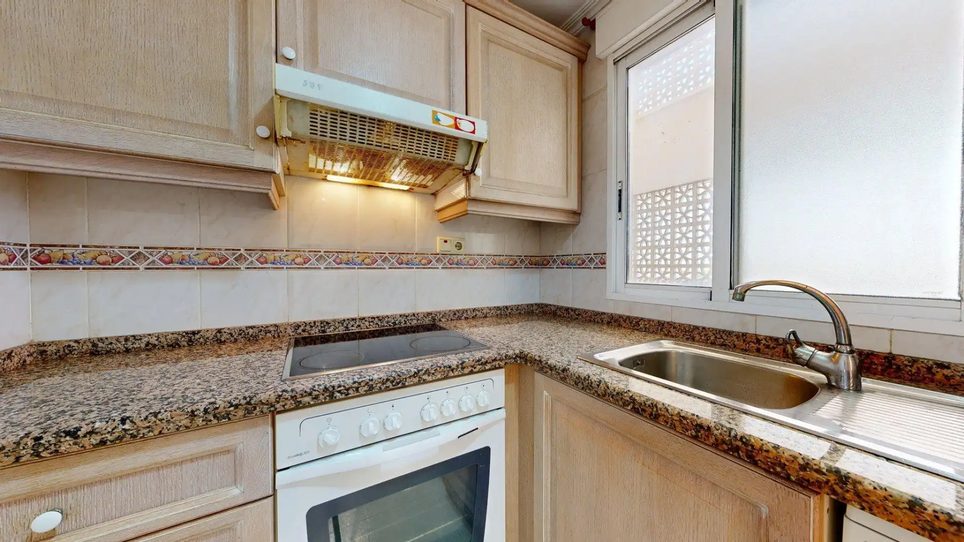 Apartamento en venta en Calle GIJON, Ciutat Esportiva