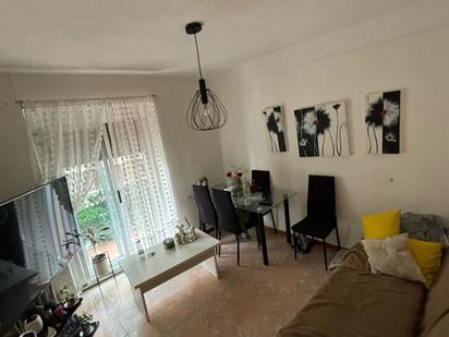 Living room of Flat for sale in Salamanca Capital  with Balcony