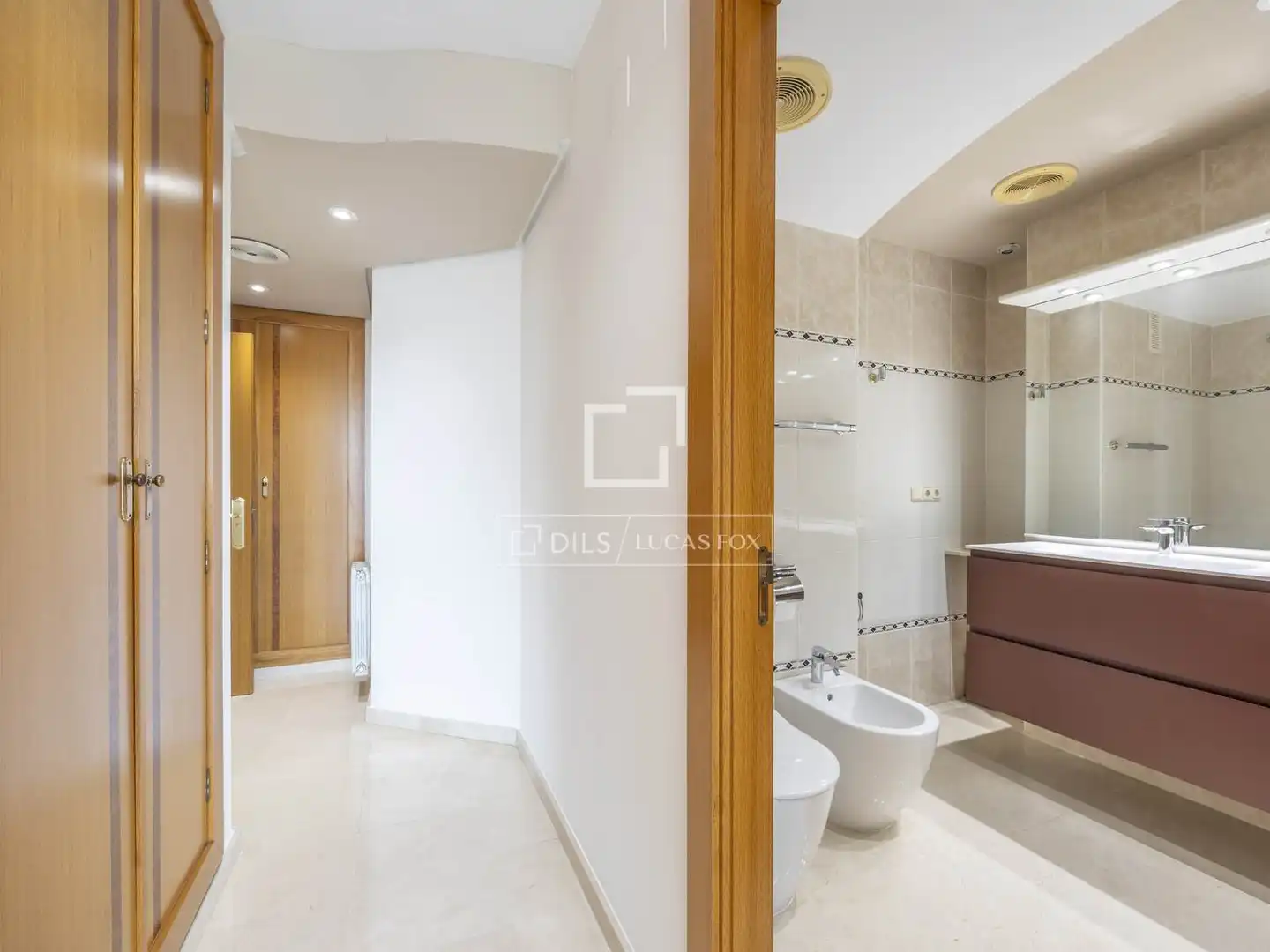 Badezimmer von Wohnung zur Miete in Gandesa mit Klimaanlage, Heizung und Privatgarten