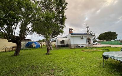 Vista exterior de Casa o xalet en venda en Chiclana de la Frontera amb Calefacció i Traster