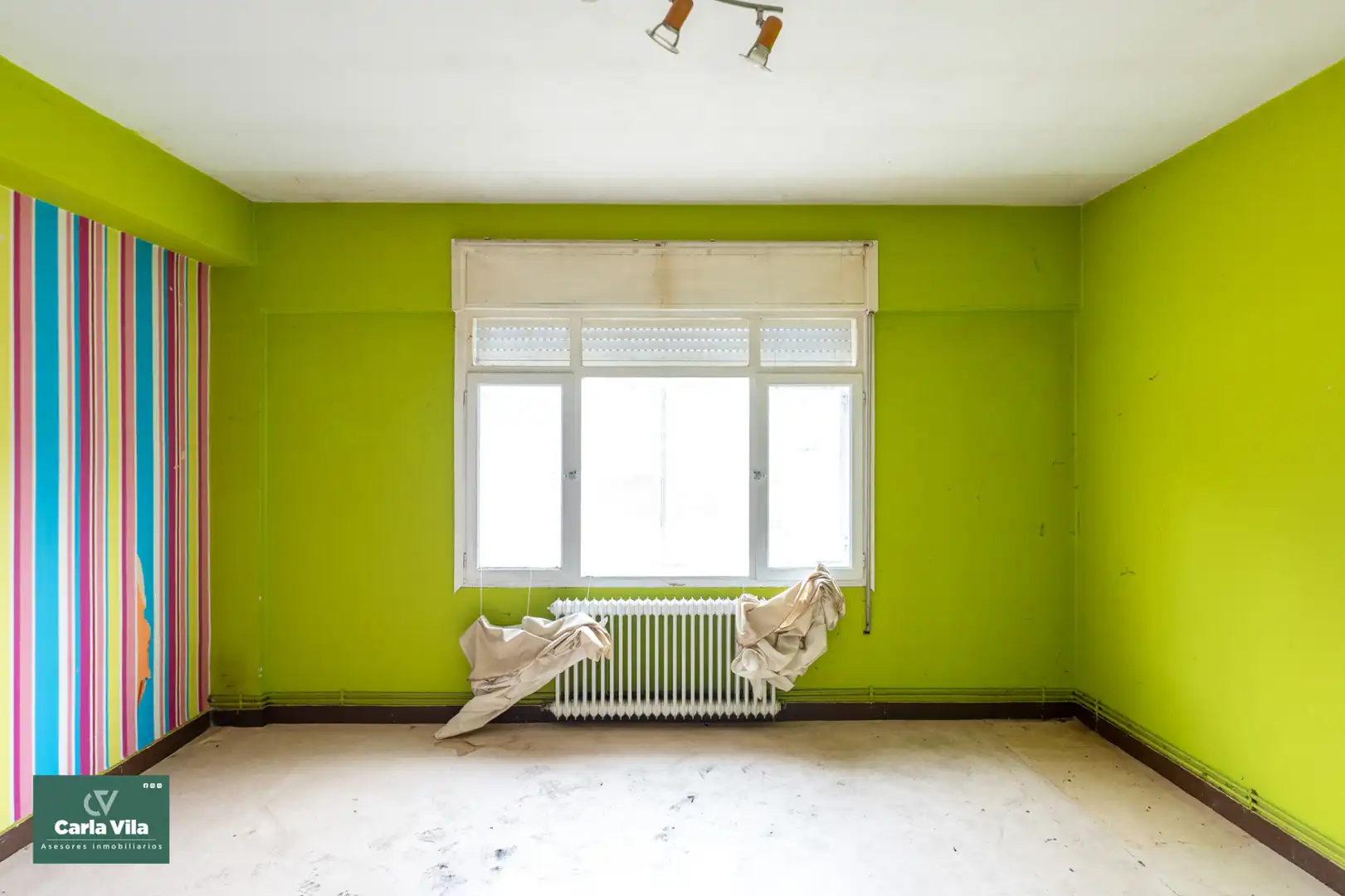 Sala de estar de Casa adosada en venta en Lugo con Jardín privado, Terraza y Trastero