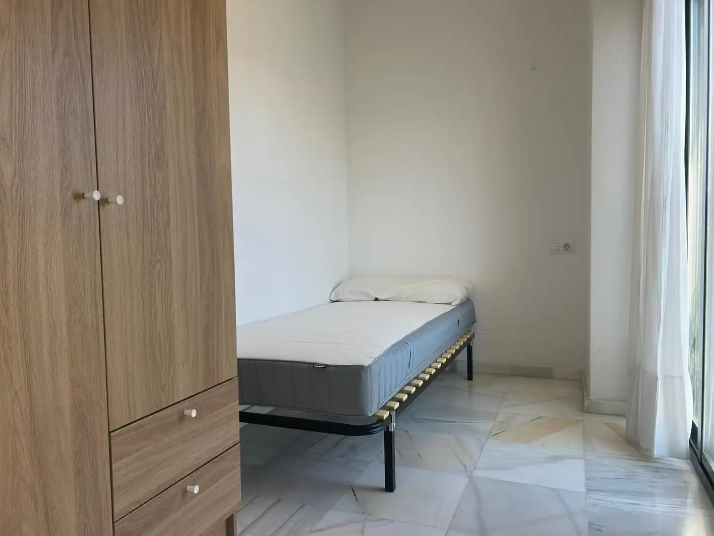 Bedroom of Flat for sale in Sevilla  with Air Conditioner, Heating and Furnished