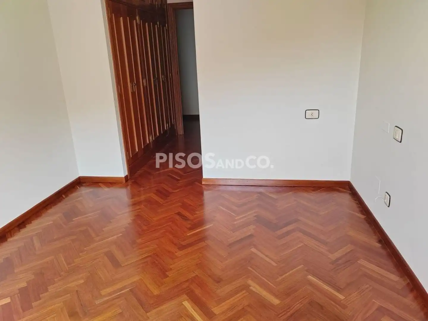 Piso en venta en A Coruña Capital  con Calefacción y Trastero
