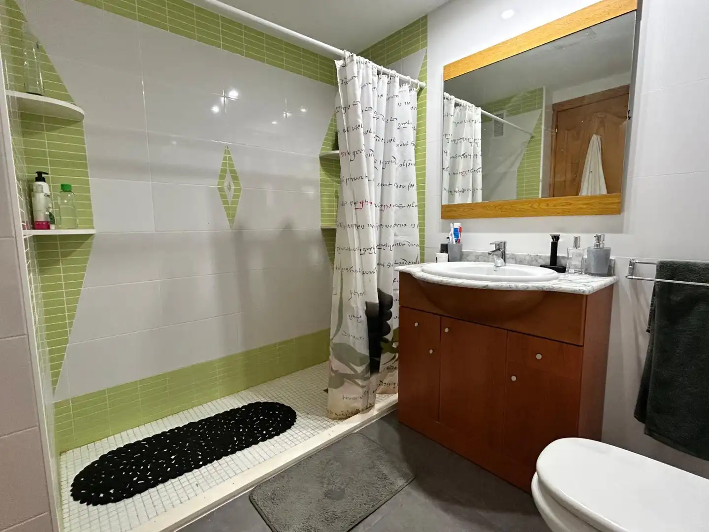 Baño de Piso en venta en Gandia con Aire acondicionado, Calefacción y Amueblado