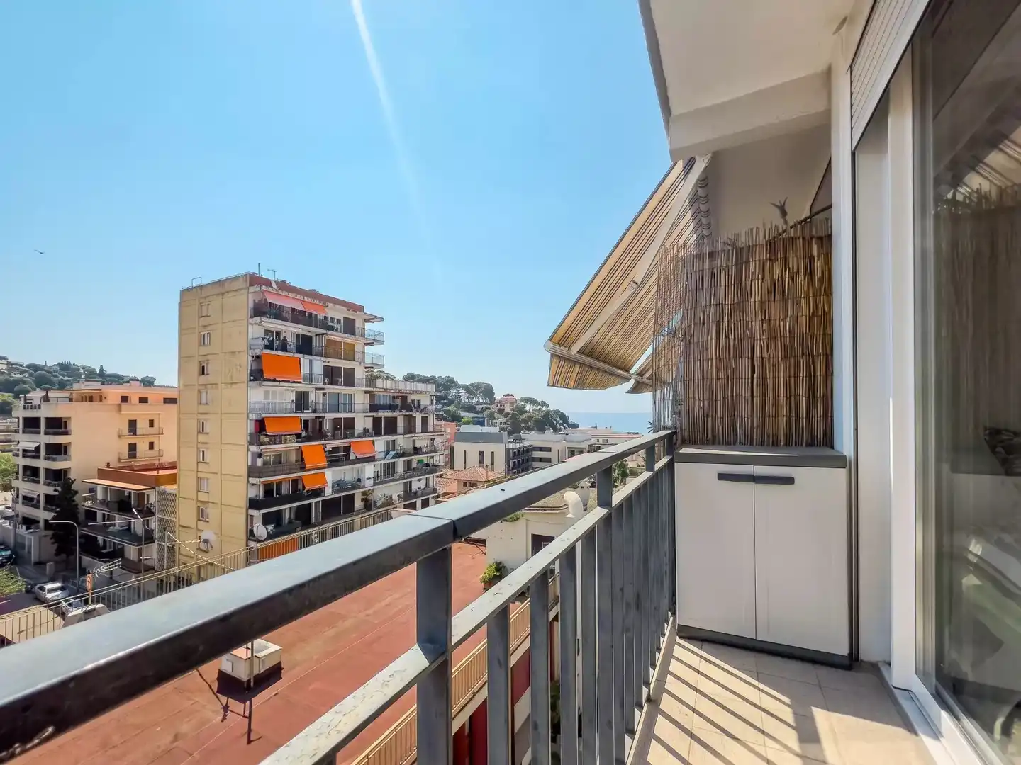 Flat with terrace for sale in Centre