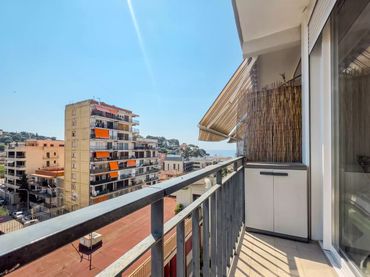 Appartamento con balcone in vendita a Centre