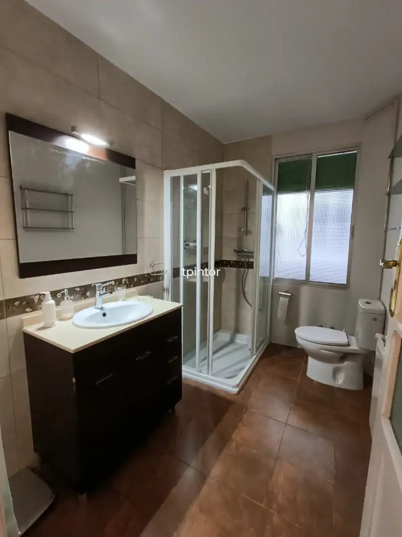 Bathroom of Flat for rent in Cáceres  with Heating, Furnished and Oven