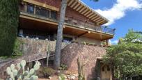 Vista exterior de Casa o xalet en venda en Matadepera amb Aire condicionat, Calefacció i Jardí privat
