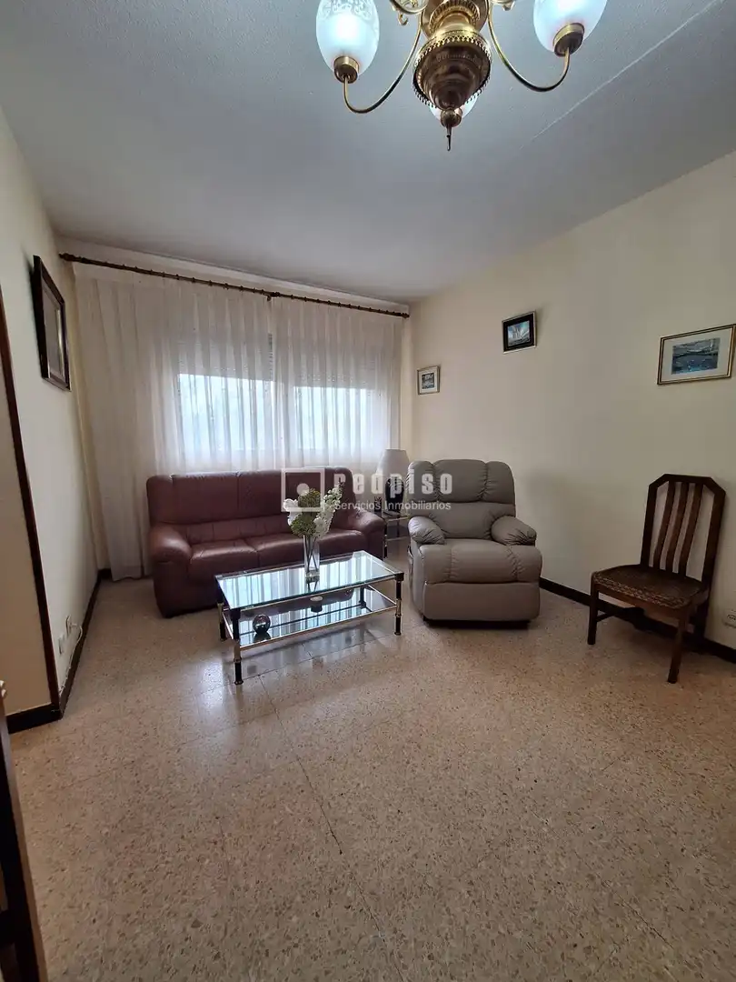 Sala d'estar de Pis en venda en Madrid amb Calefacció, Terrassa i Moblat