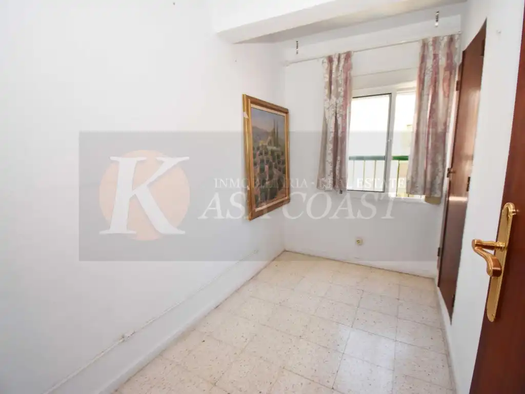 Habitación de Piso en venta en Fuengirola con Aire acondicionado y Terraza