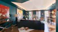 Sala de estar de Piso en venta en  Madrid Capital con Aire acondicionado, Terraza y Piscina