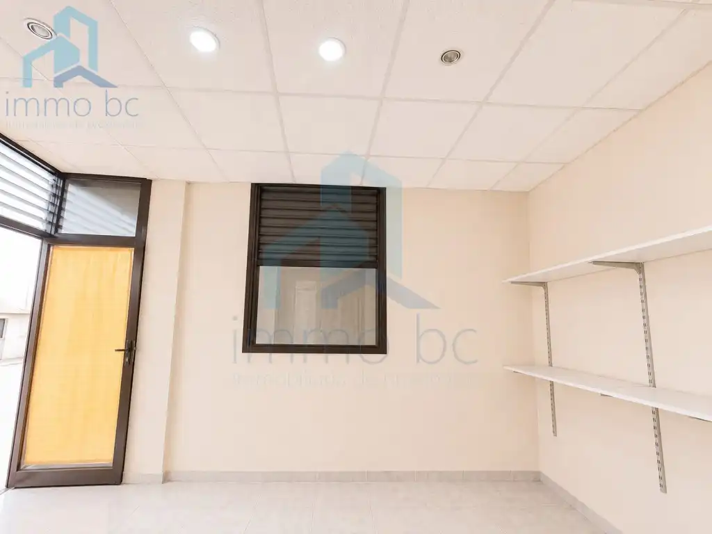 Business premises for sale in Calle Vint-I-Tres Bx, imagen 5