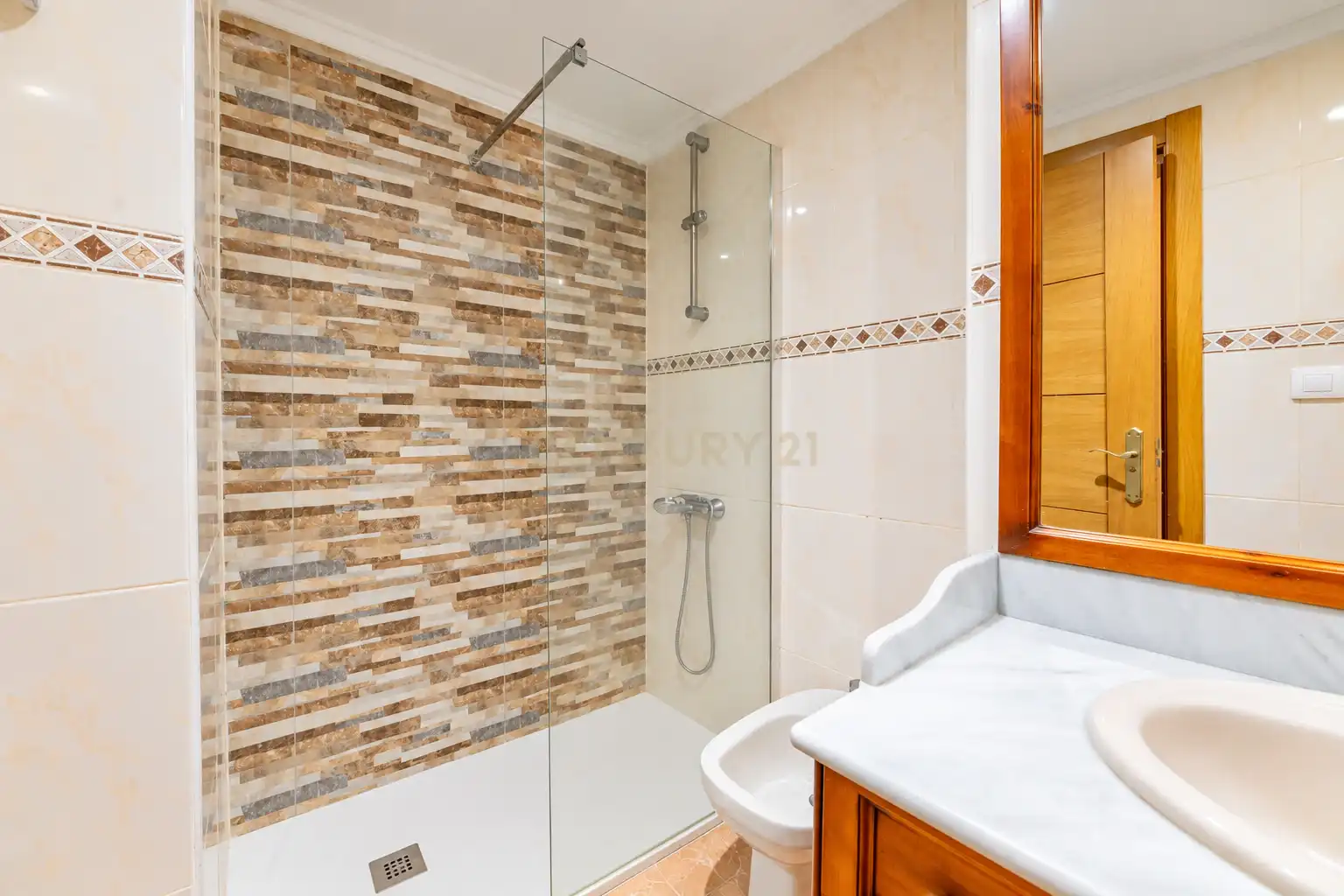 Baño de Apartamento en venta en Camí Reial 