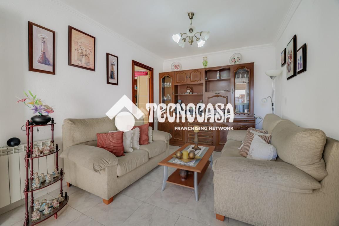 Living room of Flat for sale in Badalona  with Heating, Terrace and Balcony