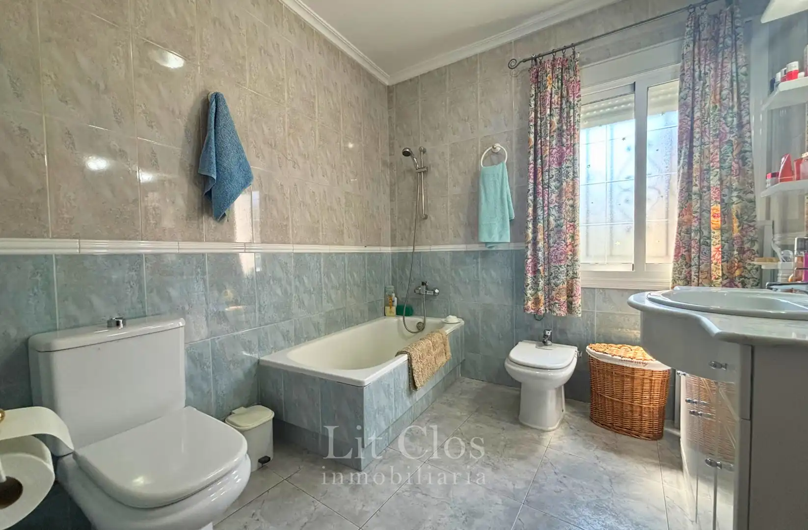 Bathroom of Country homes for sale in A Rúa   with Air Conditioner, Heating and Private garden