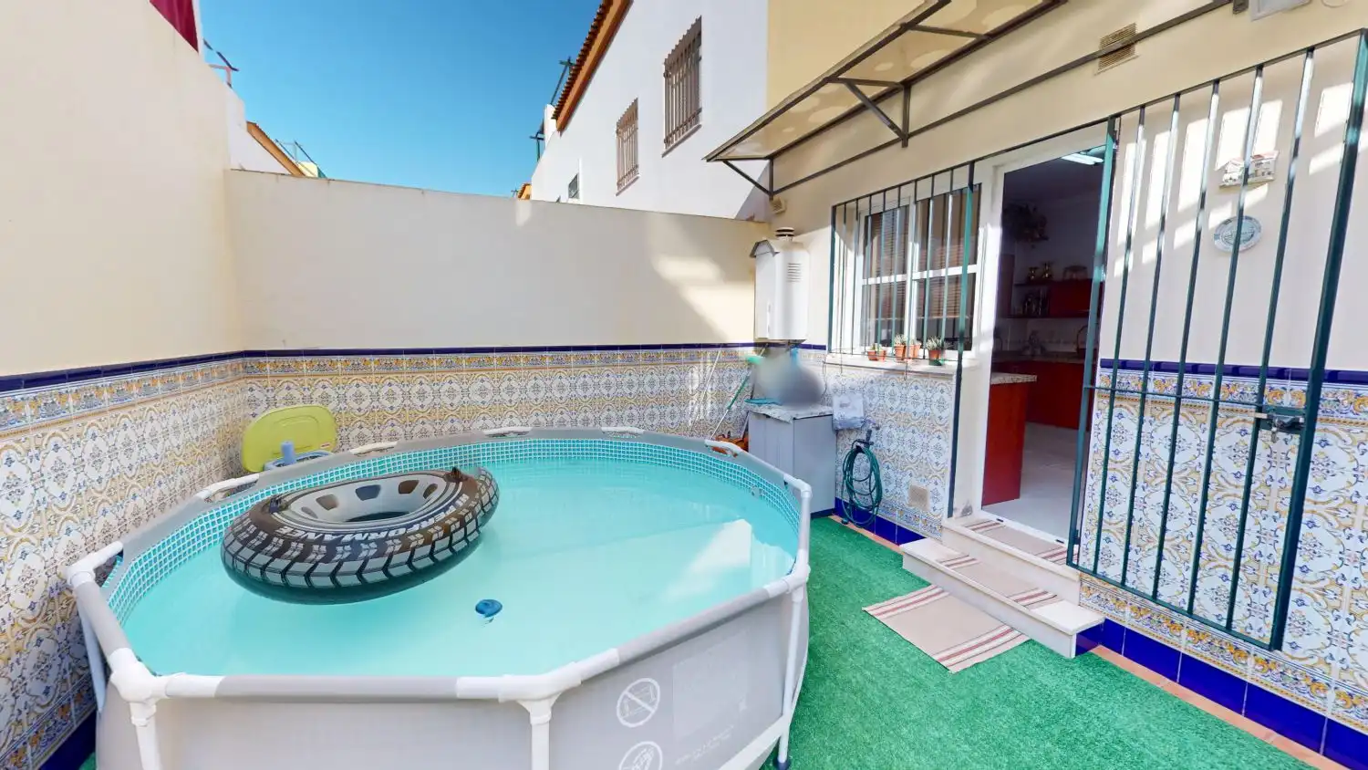 Piscina de Casa o xalet en venda en Alcalá de Guadaira amb Aire condicionat i Terrassa
