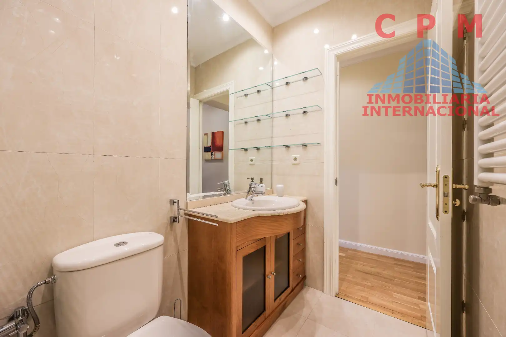 Bathroom of Flat for rent in Madrid  with Air Conditioner, Heating and Parquet flooring