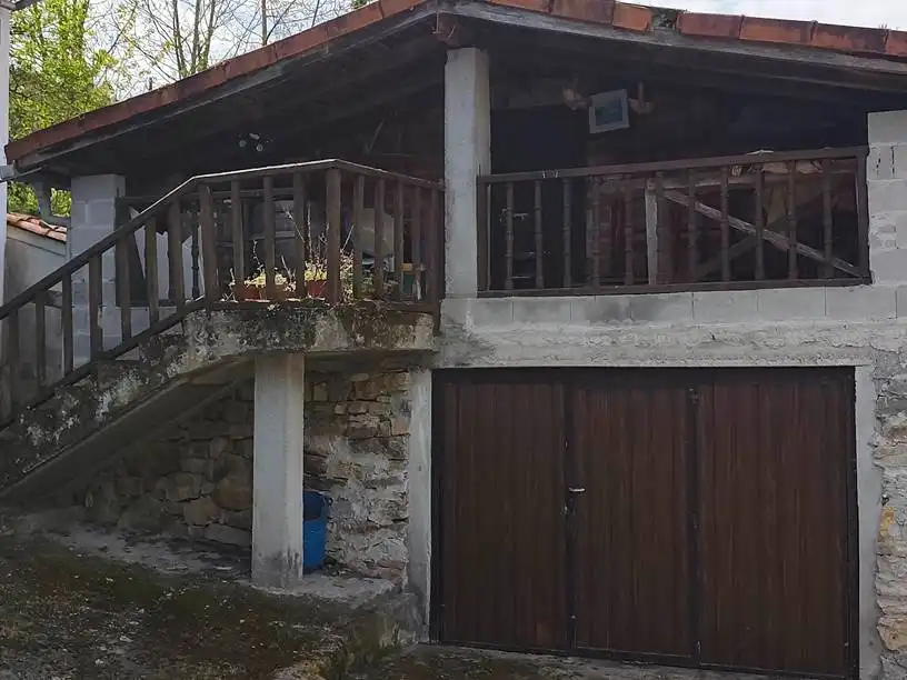 Vista exterior de Casa o chalet en venta en Salas con Amueblado