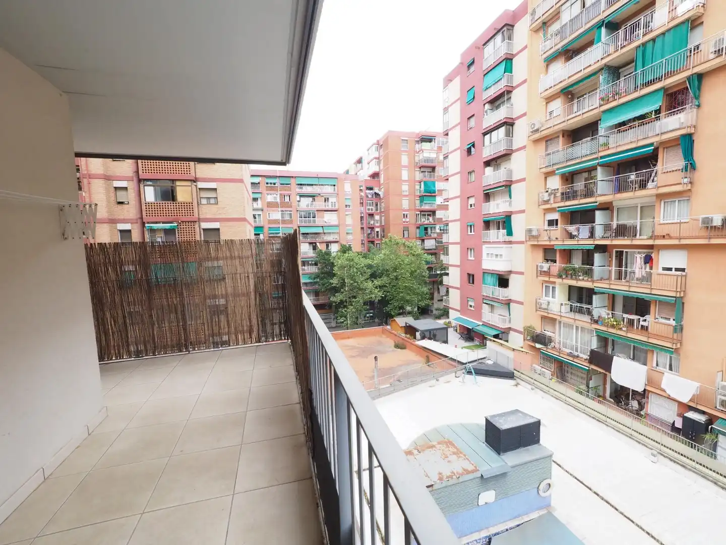 Terrassa de Pis en venda en Barcelona amb Parquet, Terrassa i Piscina comunitària