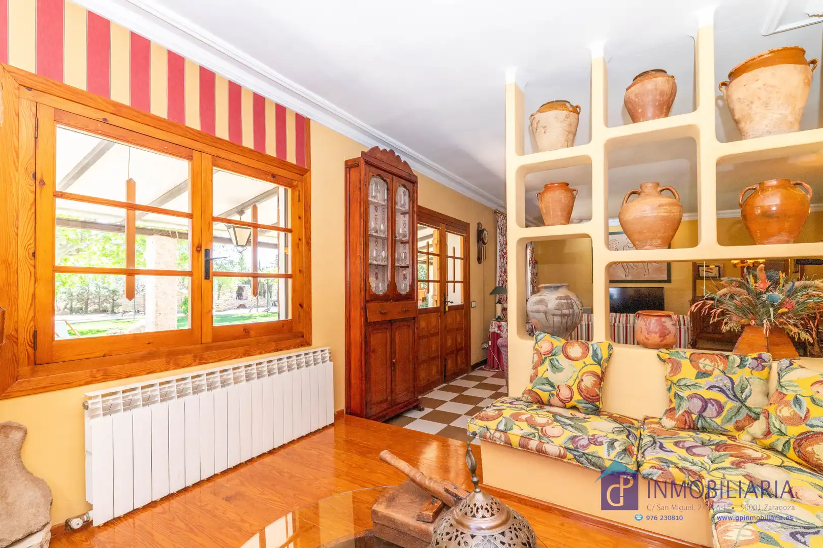 Sala de estar de Casa o chalet en venta en Quinto con Aire acondicionado, Calefacción y Jardín privado