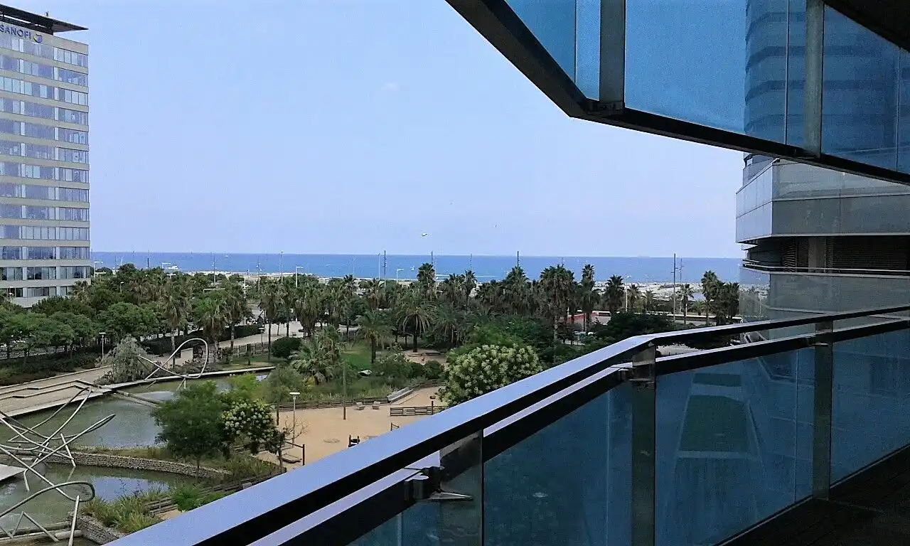 Terraza de Piso en venta en Barcelona con Terraza y Piscina comunitaria