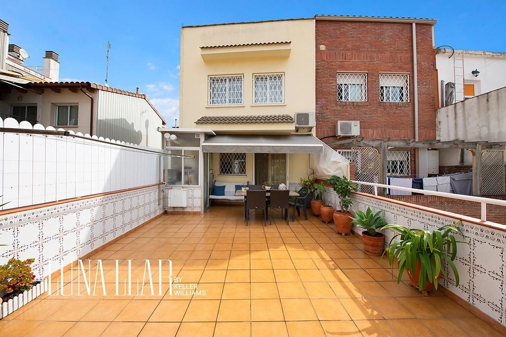 Exterior view of House or chalet for sale in Gavà  with Heating, Terrace and Balcony
