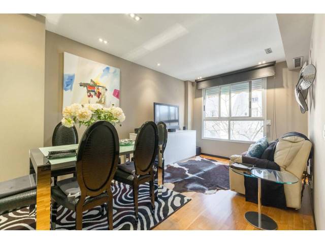 Piso en Venta en Avenida Peris y Valero en En Corts - Doctor Waksman