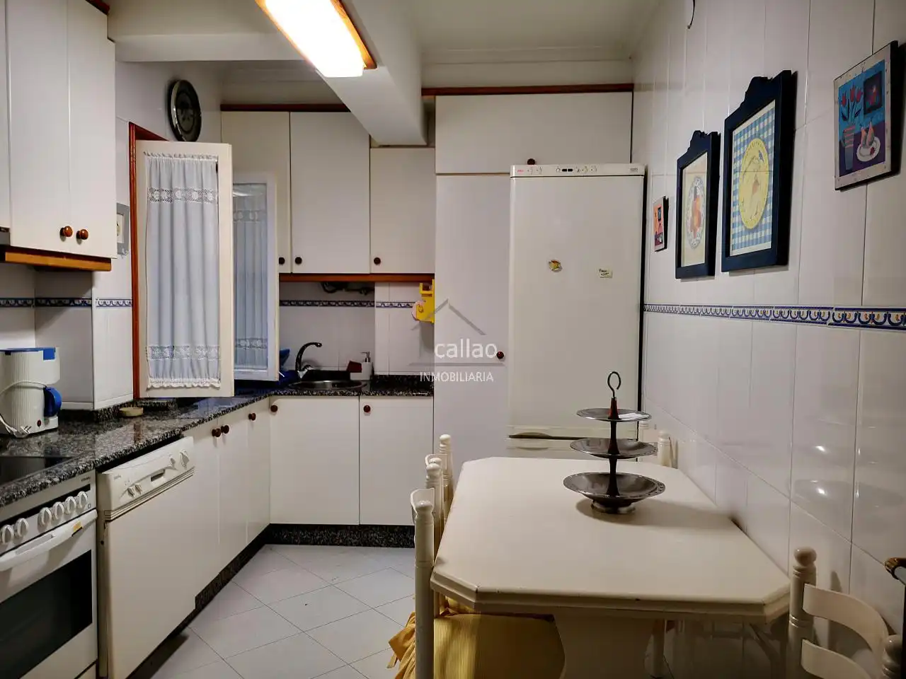 Kitchen of Flat for rent in Ferrol  with Heating, Parquet flooring and Storage room