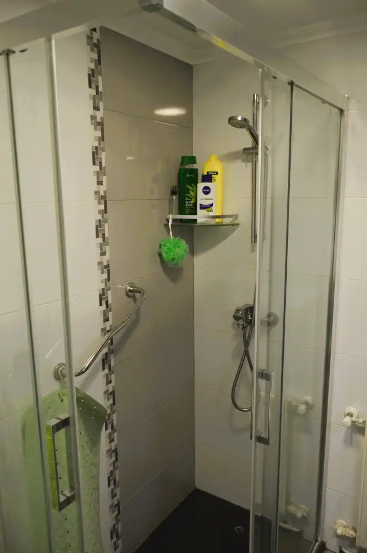 Baño de Piso en venta en Avilés con Calefacción, Parquet y Trastero