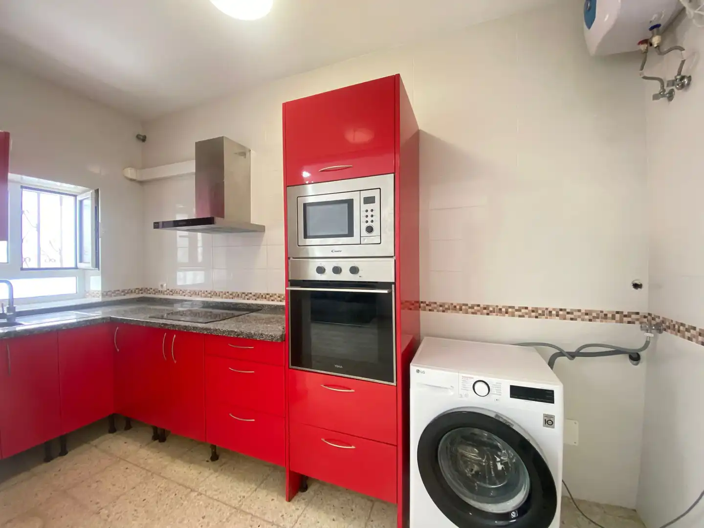 Cocina de Piso en venta en Las Palmas de Gran Canaria con Horno y Microondas