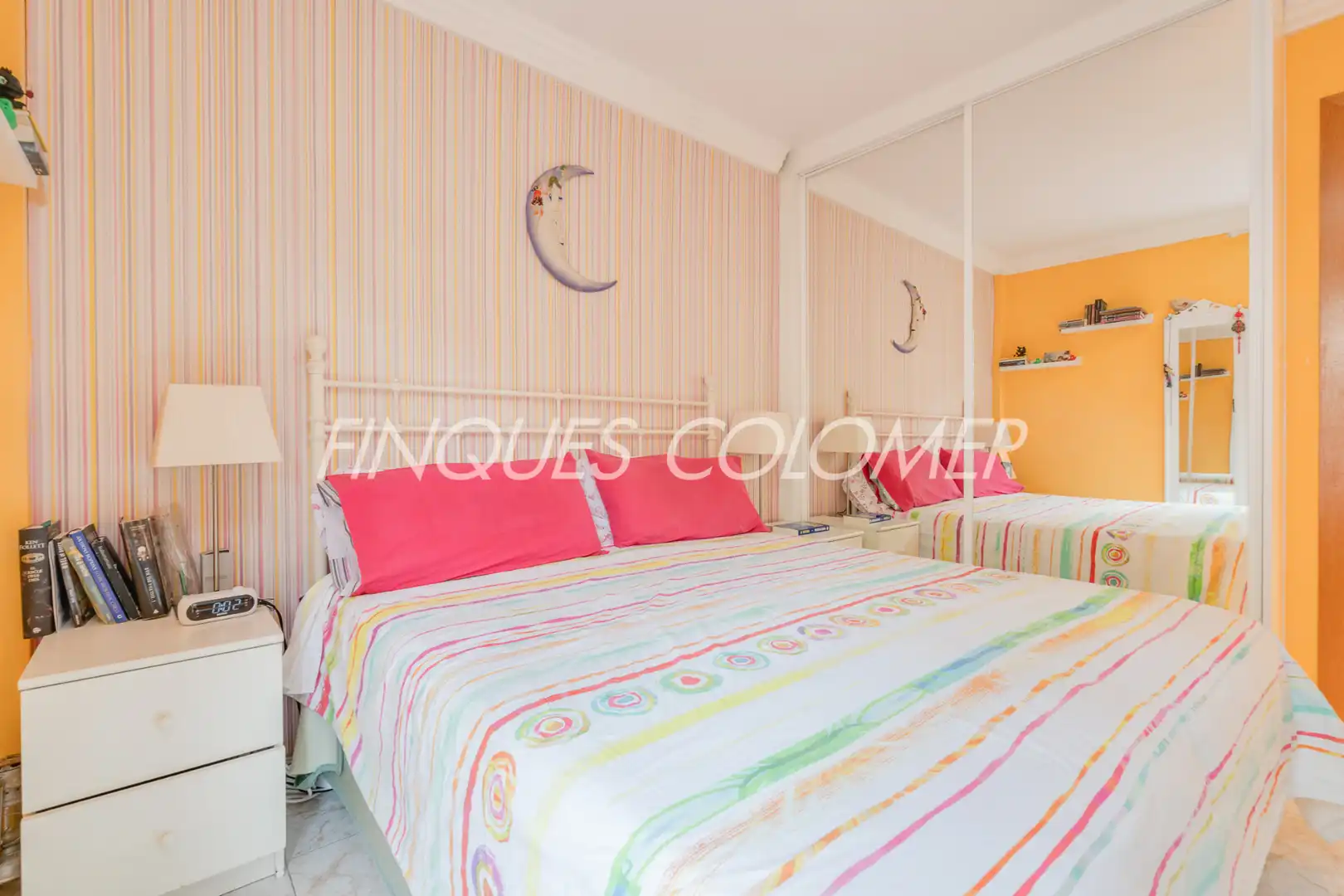 Habitación de Dúplex en venta en Rubí con Aire acondicionado, Calefacción y Jardín privado