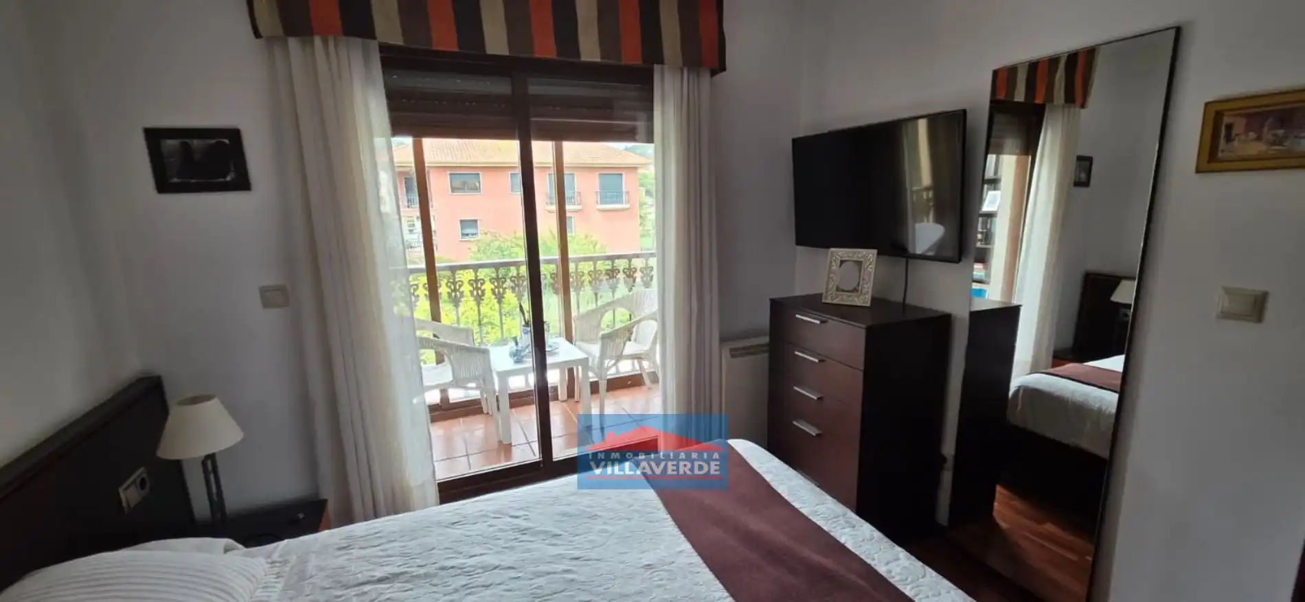Habitación de Casa adosada en venta en Cangas  con Calefacción, Terraza y Trastero