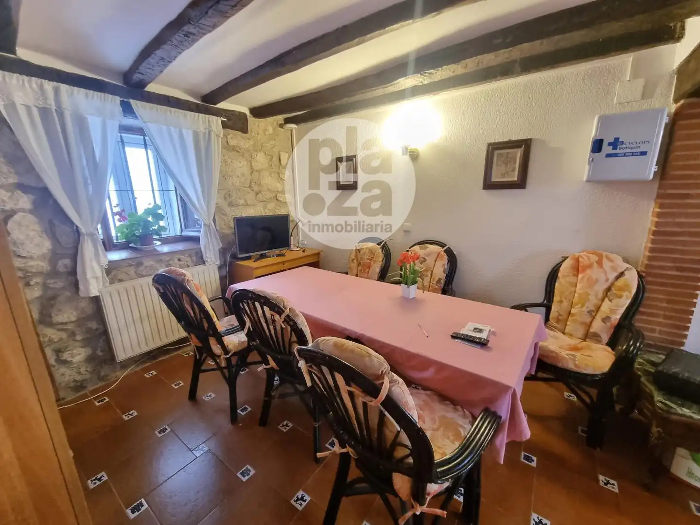 Menjador de Casa o xalet de lloguer en Burgos amb Calefacció, Traster i Moblat