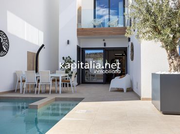 Bungalow con balcone in vendita a Benijófar
