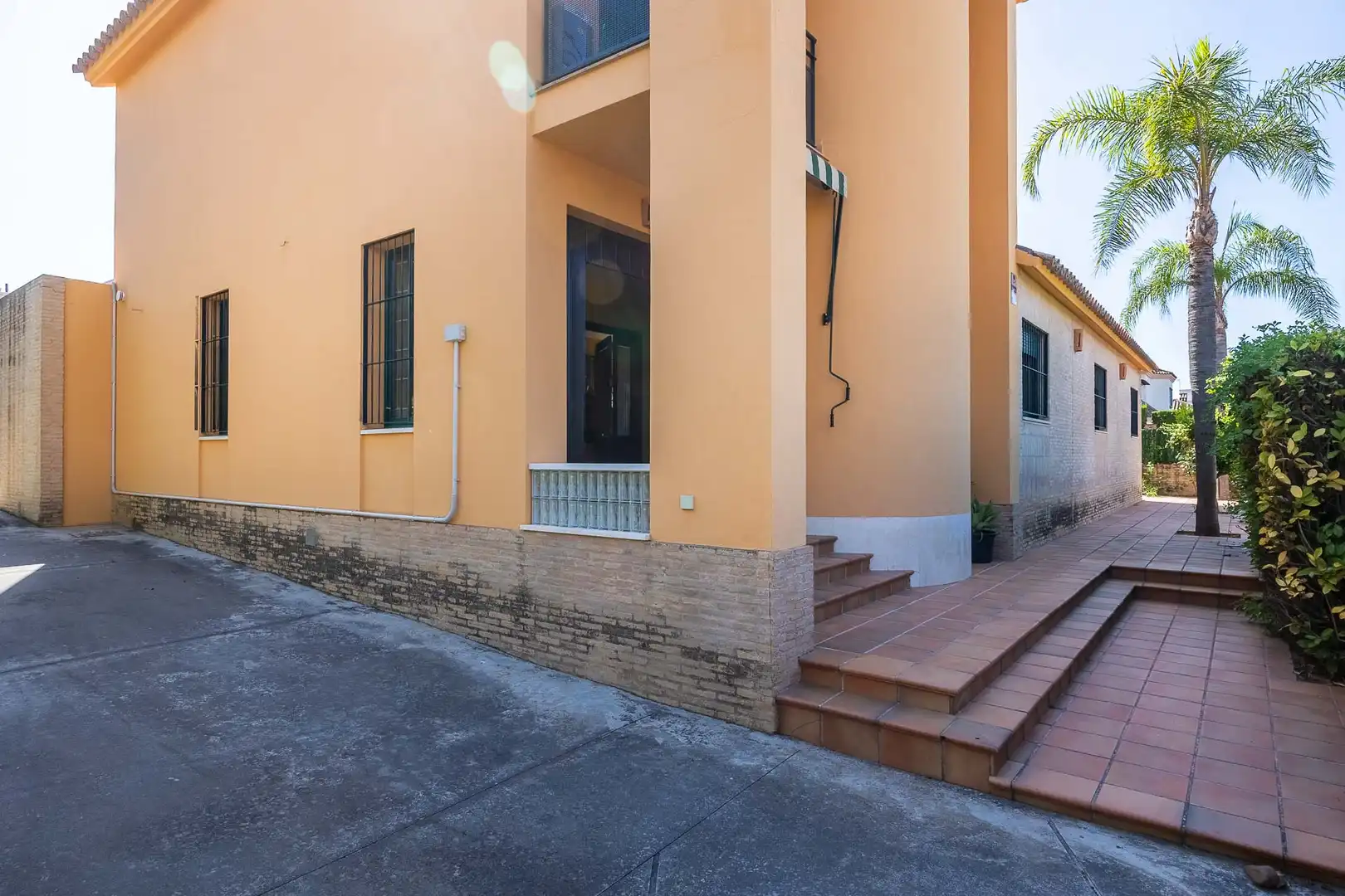 Chalet con jardín en venta en Valencina de la Concepción, imagen 2