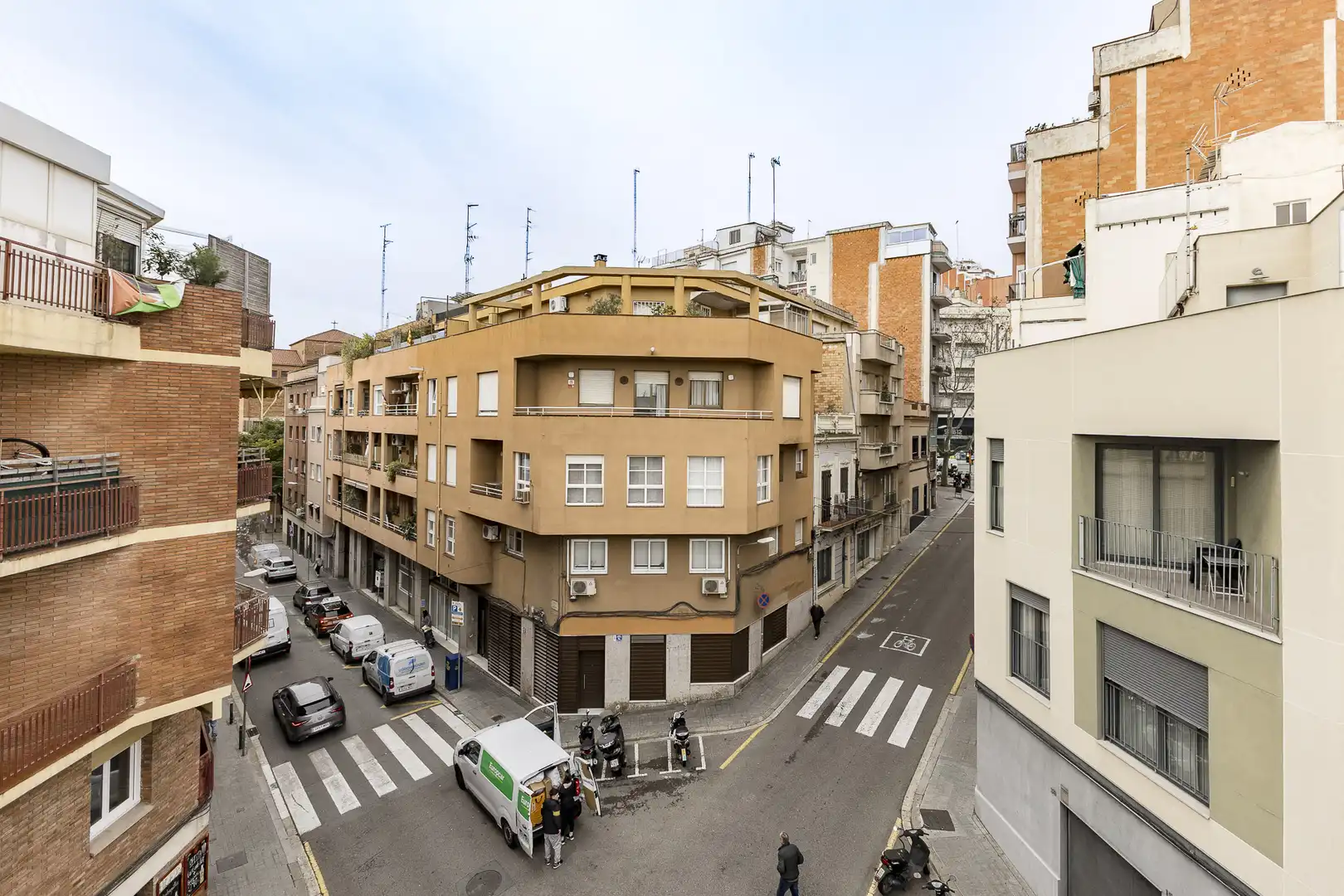 Vista exterior de Casa adosada en venta en Barcelona con Calefacción