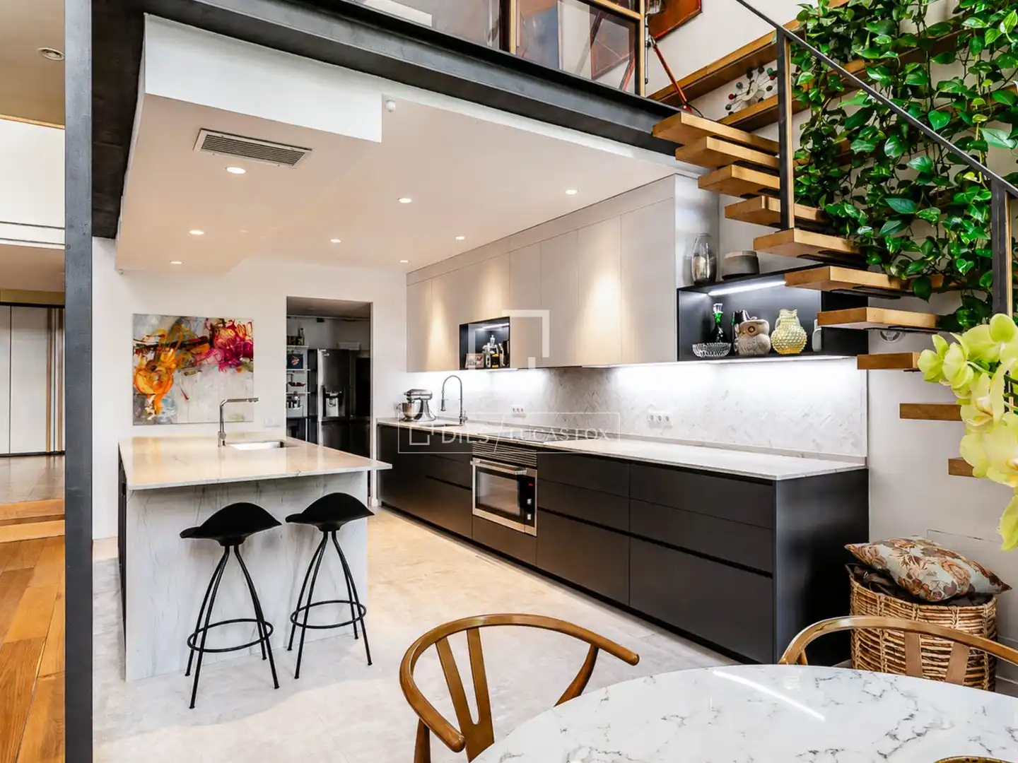 Cuina de Casa o xalet en venda en Barcelona amb Aire condicionat, Jardí privat i Terrassa