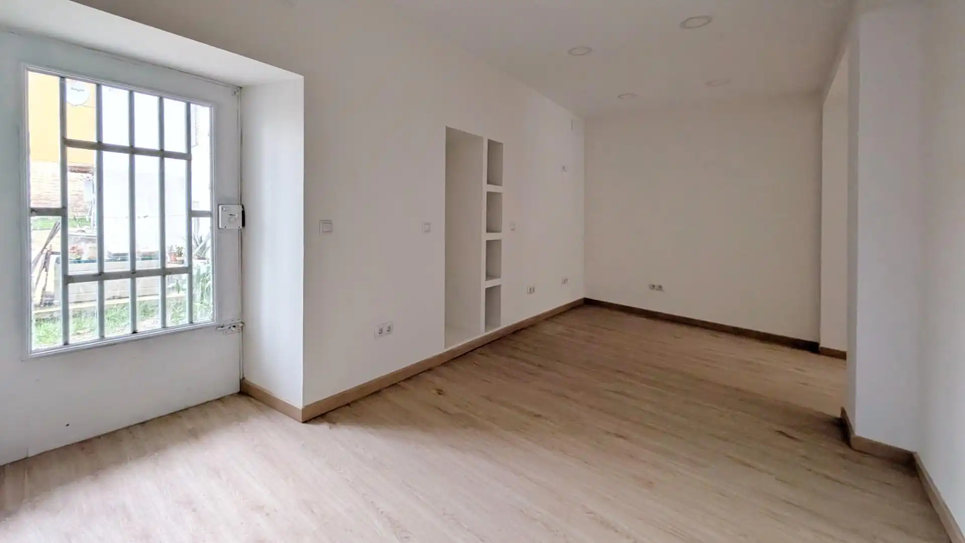 Piso en venta en Torrelavega  con Parquet y Terraza