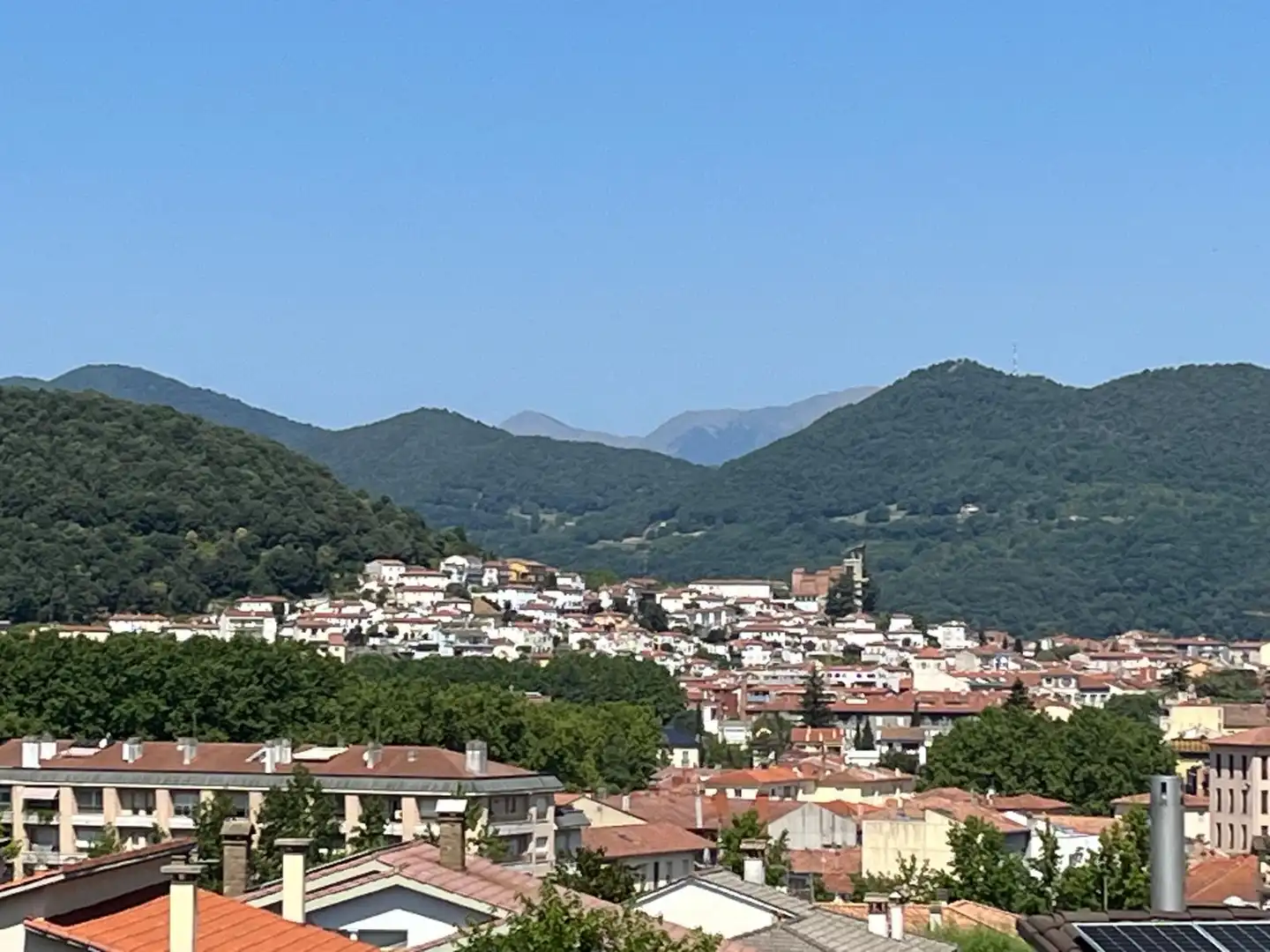 Vista exterior de Casa o chalet en venta en Olot con Aire acondicionado, Calefacción y Jardín privado